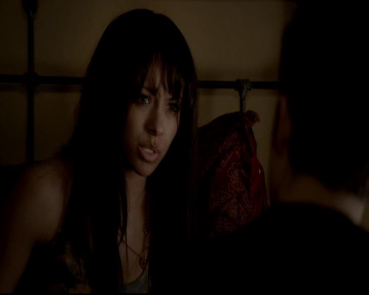 VampireDiariesWorld-dot-org_4x17BecauseTheNight1949.jpg