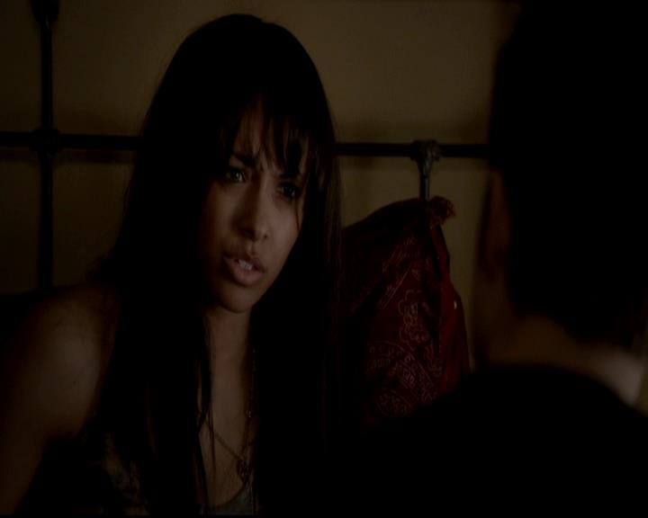 VampireDiariesWorld-dot-org_4x17BecauseTheNight1950.jpg