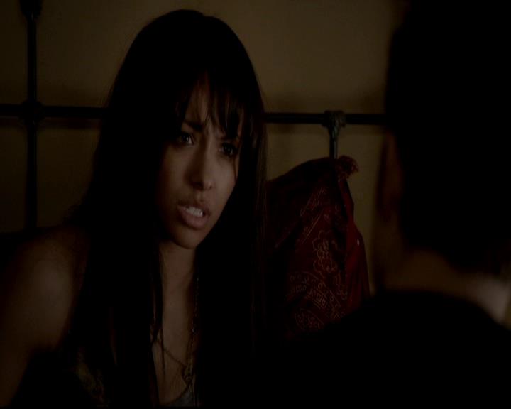 VampireDiariesWorld-dot-org_4x17BecauseTheNight1951.jpg