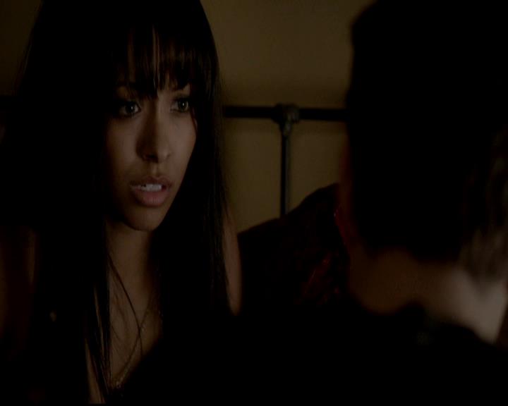 VampireDiariesWorld-dot-org_4x17BecauseTheNight1960.jpg