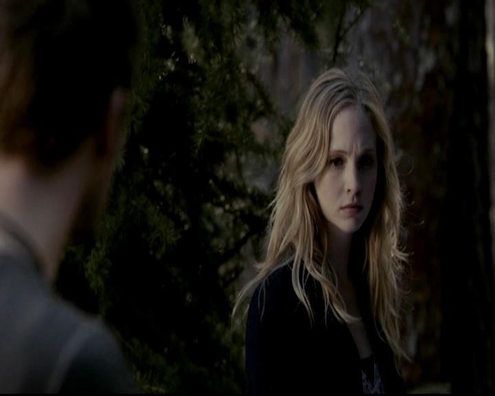 VampireDiariesWorld-dot-org_4x17BecauseTheNight1972.jpg