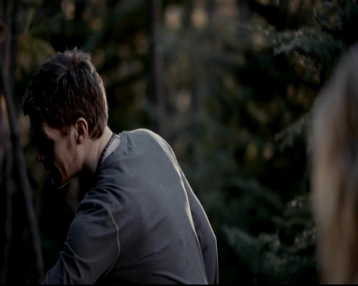 VampireDiariesWorld-dot-org_4x17BecauseTheNight1977.jpg