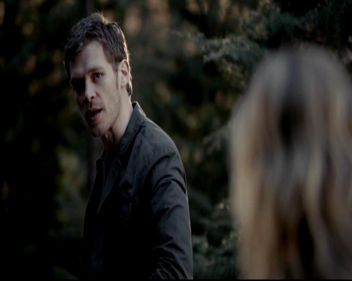 VampireDiariesWorld-dot-org_4x17BecauseTheNight1983.jpg