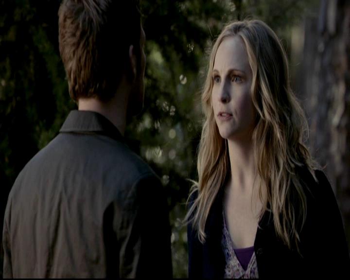 VampireDiariesWorld-dot-org_4x17BecauseTheNight1992.jpg