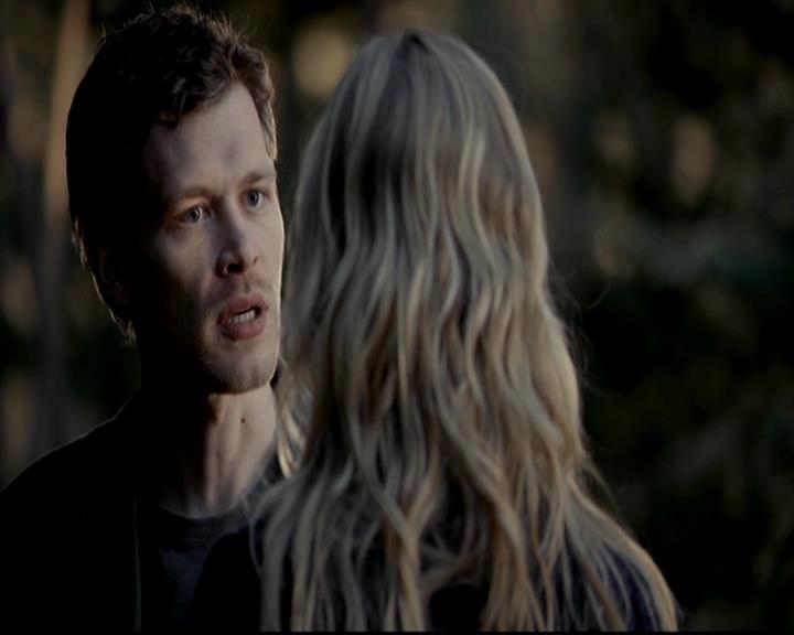 VampireDiariesWorld-dot-org_4x17BecauseTheNight1994.jpg