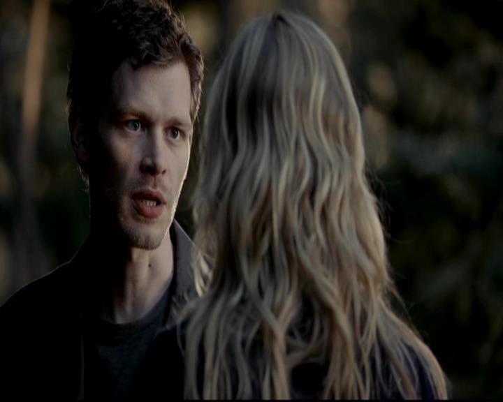 VampireDiariesWorld-dot-org_4x17BecauseTheNight1995.jpg