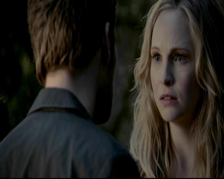 VampireDiariesWorld-dot-org_4x17BecauseTheNight1996.jpg