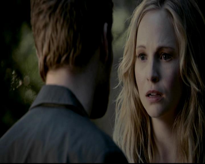 VampireDiariesWorld-dot-org_4x17BecauseTheNight2000.jpg