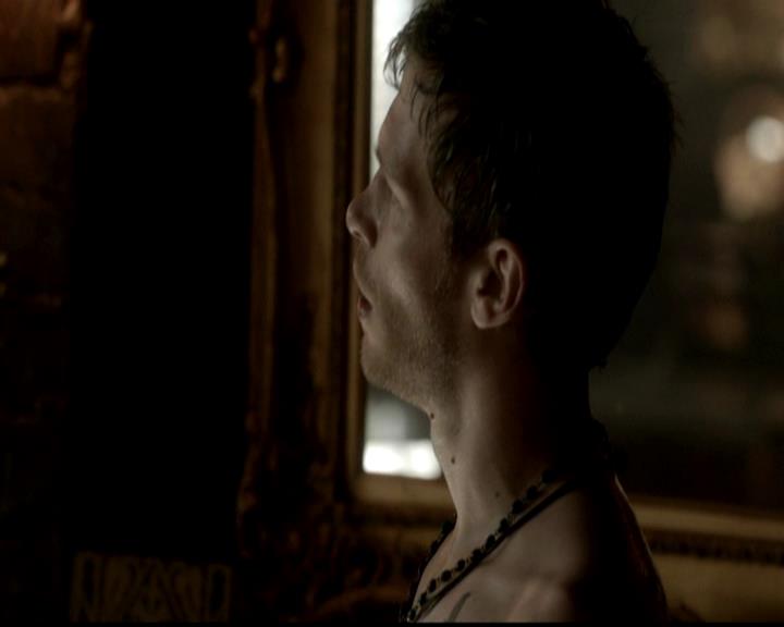 VampireDiariesWorld-dot-org_4x18AmericanGothic0200.jpg