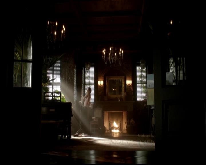 VampireDiariesWorld-dot-org_4x18AmericanGothic0208.jpg