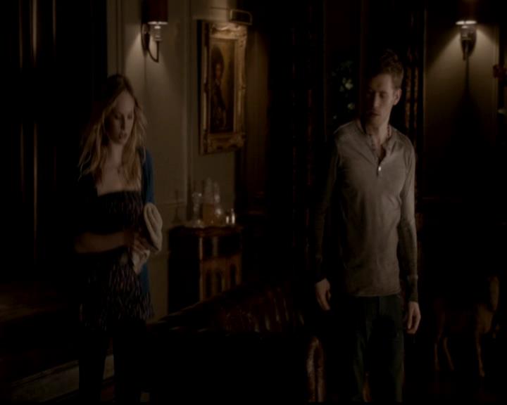 VampireDiariesWorld-dot-org_4x18AmericanGothic2050.jpg