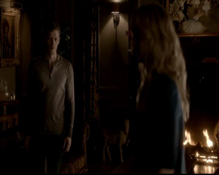 VampireDiariesWorld-dot-org_4x18AmericanGothic2082.jpg