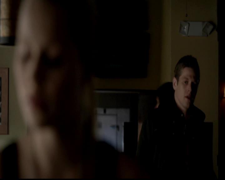 VampireDiariesWorld-dot-org_4x21ShesComeUndone0324.jpg