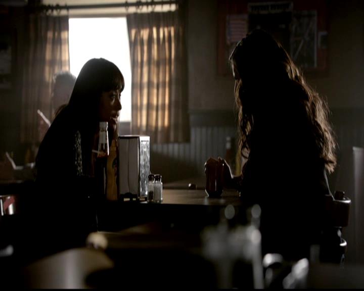 VampireDiariesWorld-dot-org_4x21ShesComeUndone0802.jpg