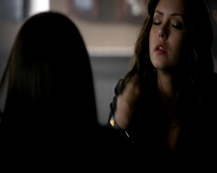 VampireDiariesWorld-dot-org_4x21ShesComeUndone0810.jpg