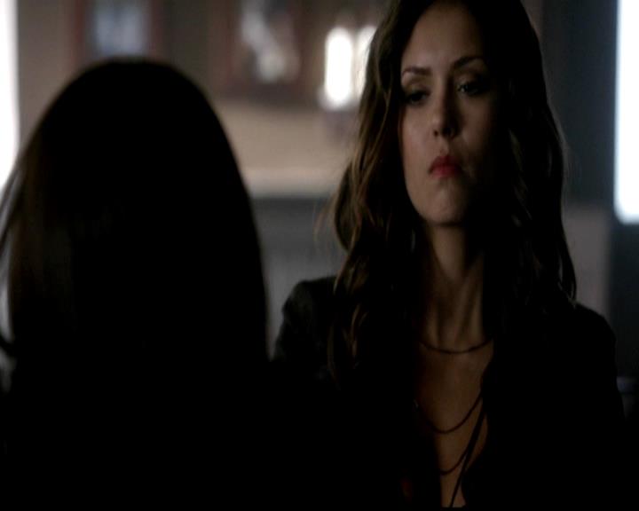 VampireDiariesWorld-dot-org_4x21ShesComeUndone0825.jpg