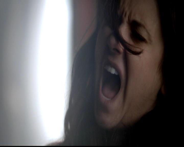 VampireDiariesWorld-dot-org_4x21ShesComeUndone0840.jpg