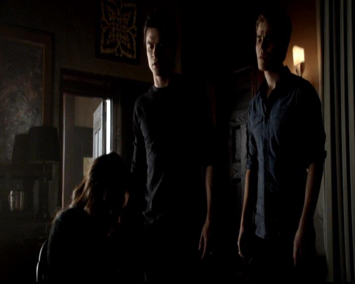 VampireDiariesWorld-dot-org_4x21ShesComeUndone0853.jpg