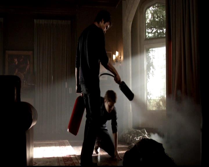 VampireDiariesWorld-dot-org_4x21ShesComeUndone0890.jpg