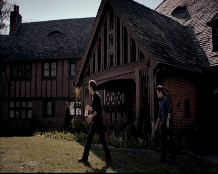 VampireDiariesWorld-dot-org_4x21ShesComeUndone0919.jpg