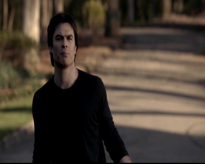 VampireDiariesWorld-dot-org_4x21ShesComeUndone0924.jpg