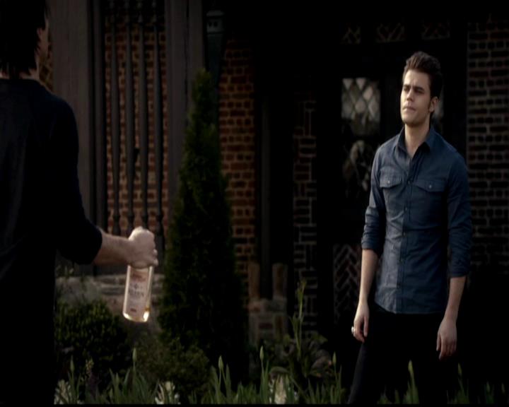 VampireDiariesWorld-dot-org_4x21ShesComeUndone0925.jpg