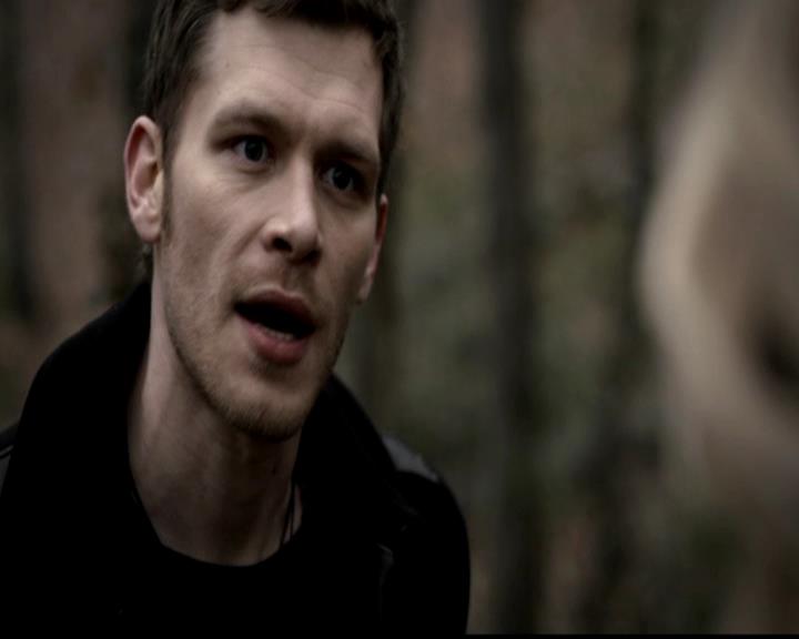 VampireDiariesWorld-dot-org_4x21ShesComeUndone0984.jpg