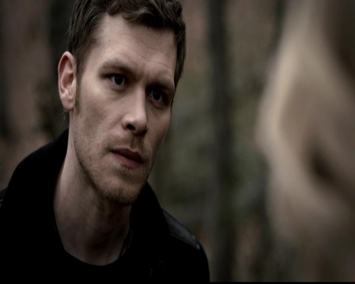 VampireDiariesWorld-dot-org_4x21ShesComeUndone0987.jpg