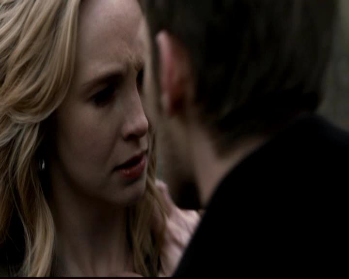 VampireDiariesWorld-dot-org_4x21ShesComeUndone1023.jpg