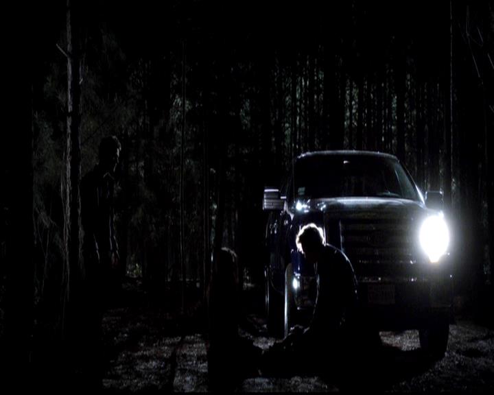 VampireDiariesWorld-dot-org_4x21ShesComeUndone1838.jpg