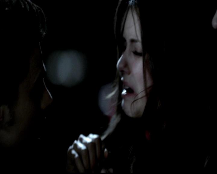 VampireDiariesWorld-dot-org_4x21ShesComeUndone1868.jpg