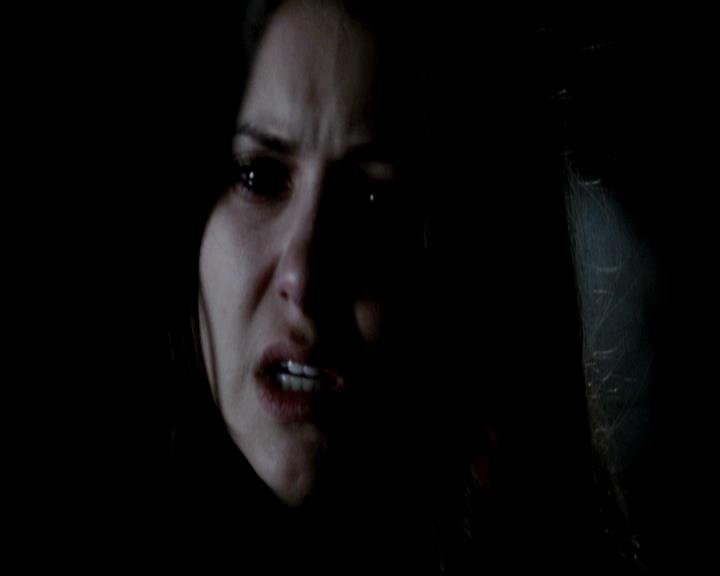 VampireDiariesWorld-dot-org_4x21ShesComeUndone1889.jpg