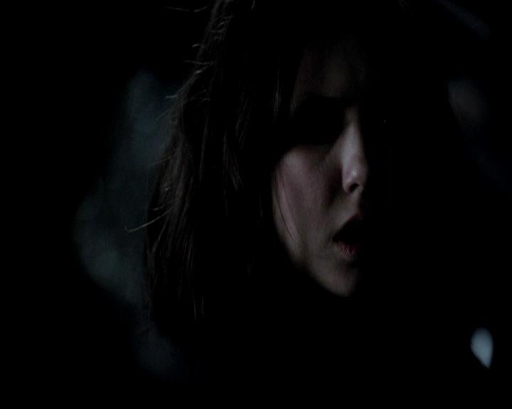 VampireDiariesWorld-dot-org_4x21ShesComeUndone1919.jpg