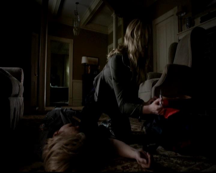 VampireDiariesWorld-dot-org_4x21ShesComeUndone1936.jpg