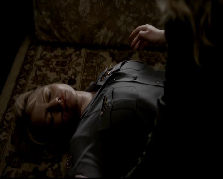 VampireDiariesWorld-dot-org_4x21ShesComeUndone1948.jpg