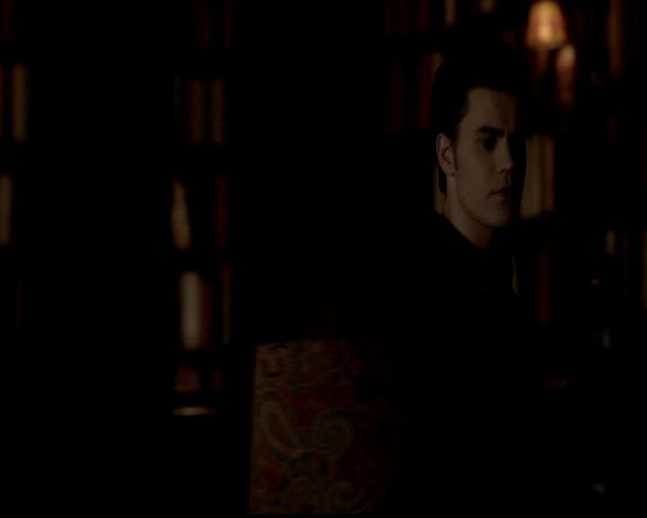 VampireDiariesWorld-dot-org_4x21ShesComeUndone2203.jpg