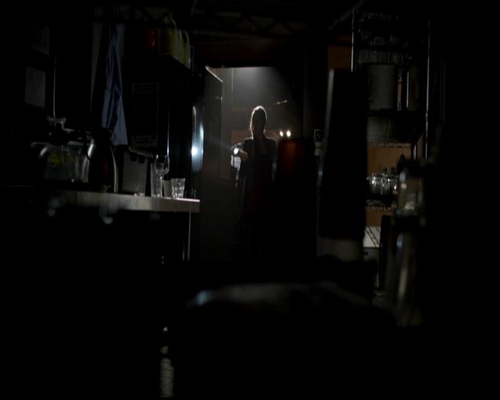 VampireDiariesWorld-dot-org_4x22TheWalkingDead1159.jpg