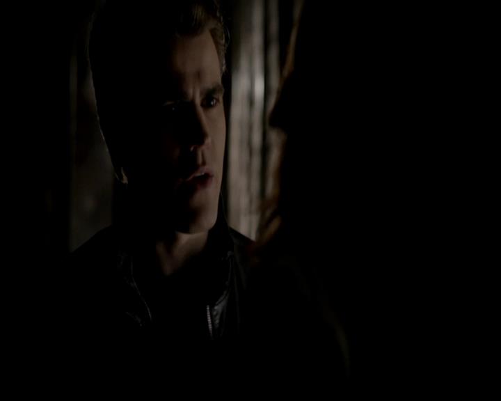 VampireDiariesWorld-dot-org_4x22TheWalkingDead1259.jpg