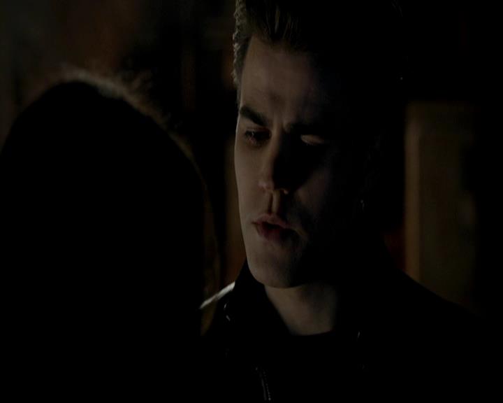 VampireDiariesWorld-dot-org_4x22TheWalkingDead1308.jpg