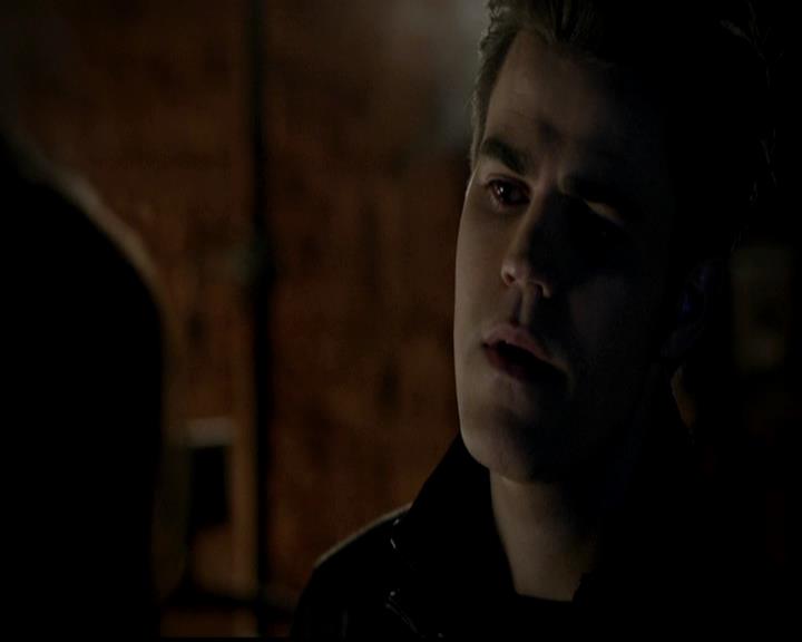 VampireDiariesWorld-dot-org_4x22TheWalkingDead1323.jpg