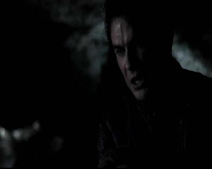 VampireDiariesWorld-dot-org_4x22TheWalkingDead1701.jpg