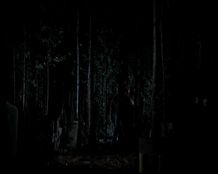 VampireDiariesWorld-dot-org_4x22TheWalkingDead1793.jpg