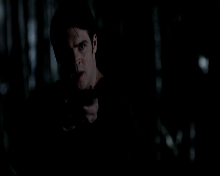 VampireDiariesWorld-dot-org_4x22TheWalkingDead1813.jpg