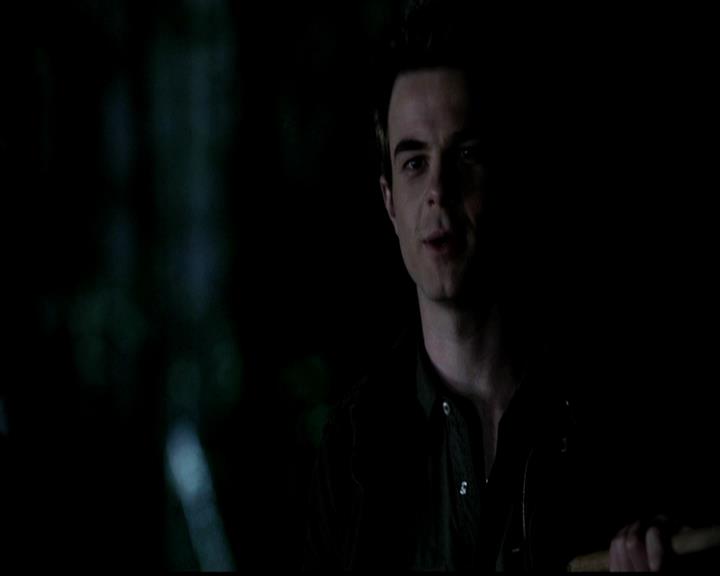 VampireDiariesWorld-dot-org_4x22TheWalkingDead1817.jpg