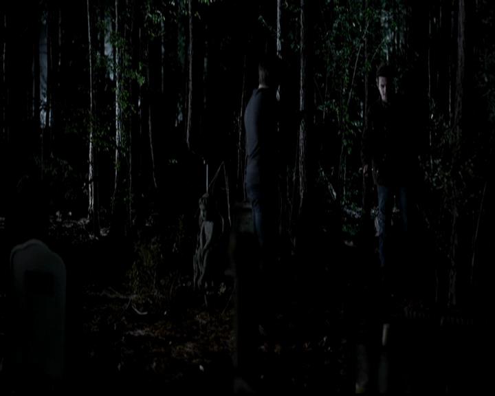 VampireDiariesWorld-dot-org_4x22TheWalkingDead1822.jpg