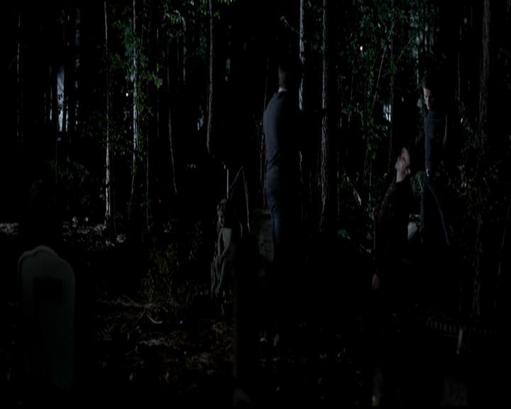 VampireDiariesWorld-dot-org_4x22TheWalkingDead1827.jpg