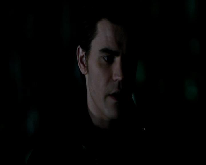 VampireDiariesWorld-dot-org_4x22TheWalkingDead1830.jpg