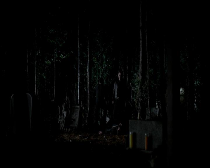 VampireDiariesWorld-dot-org_4x22TheWalkingDead1832.jpg