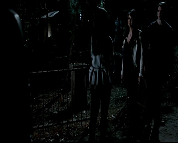 VampireDiariesWorld-dot-org_4x22TheWalkingDead1903.jpg