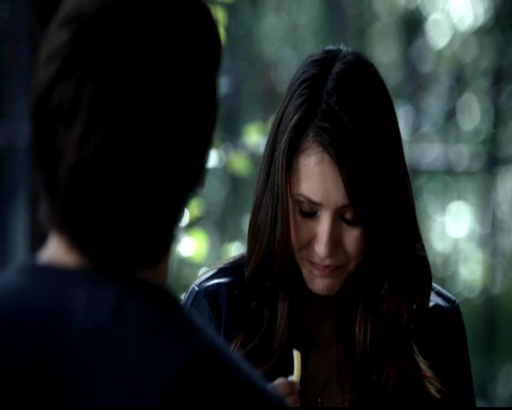 VampireDiariesWorld-dot-org_4x23Graduation0194.jpg